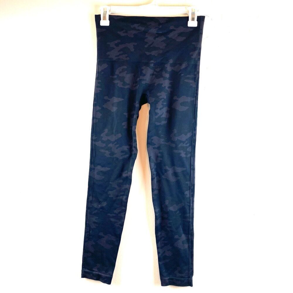 Spanx Look At Me Now Seamless 7/8 25'' Leggings Black Camo Size Medium Gym